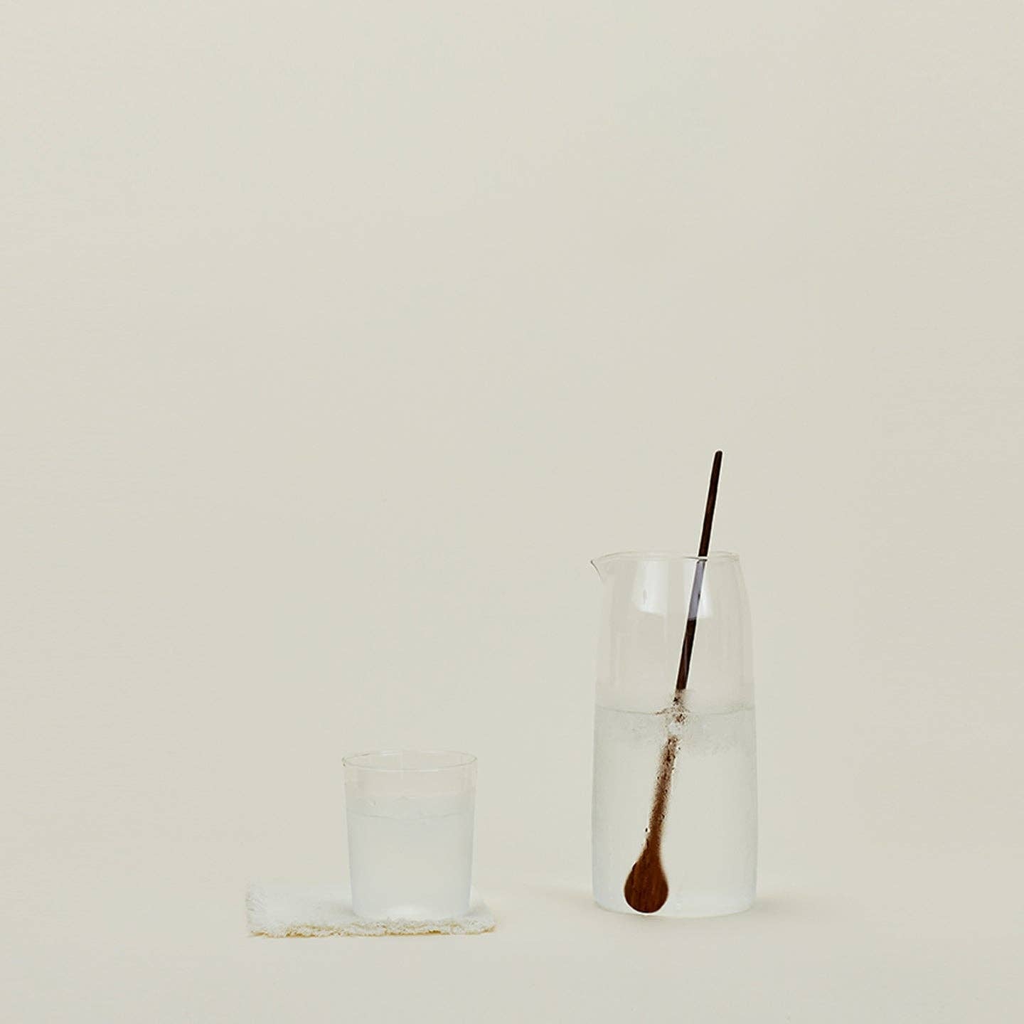 ESSENTIAL GLASSWARE - PITCHERS