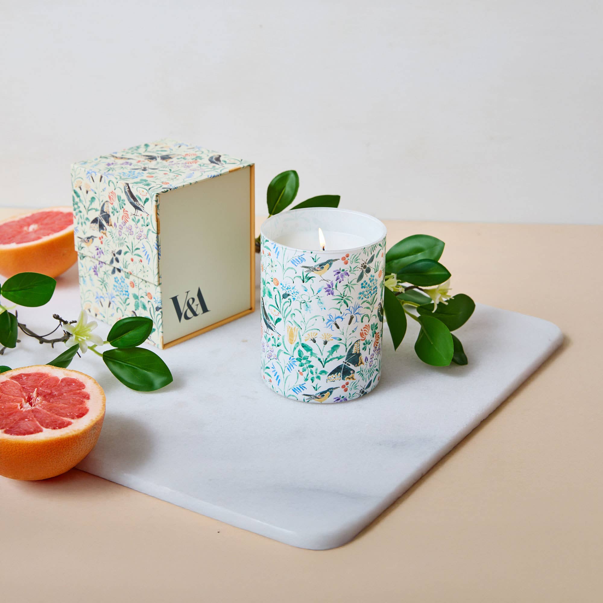 V&A Garden Party Candle, Grapefruit & Jasmine