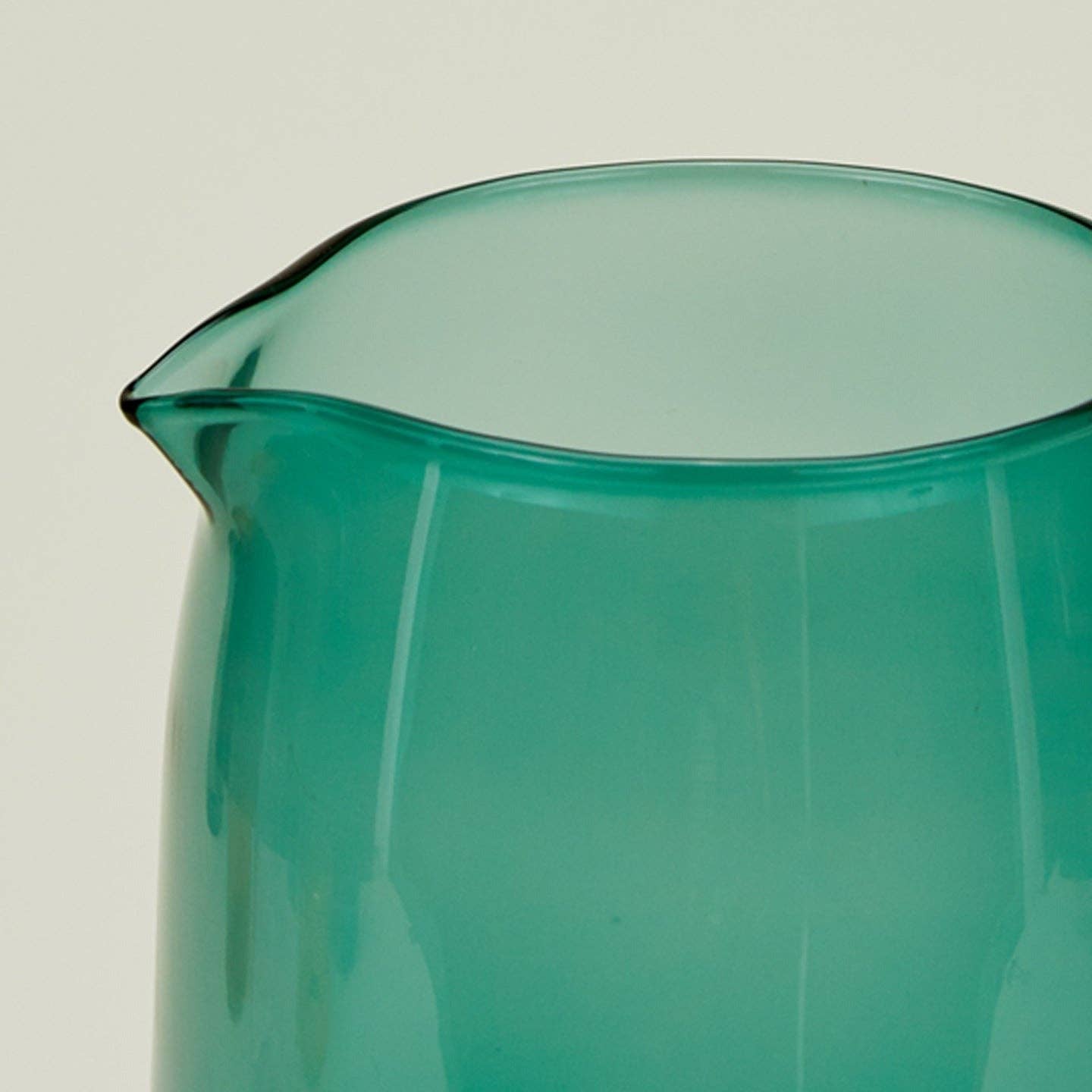 ESSENTIAL GLASSWARE - PITCHERS
