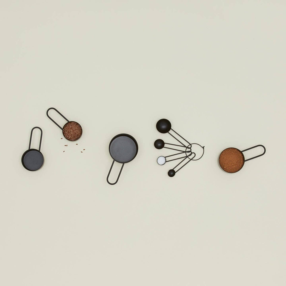 SIMPLE MEASURING CUPS - BLACK